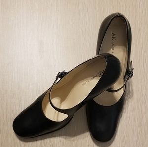 Black Mary Jane Heel